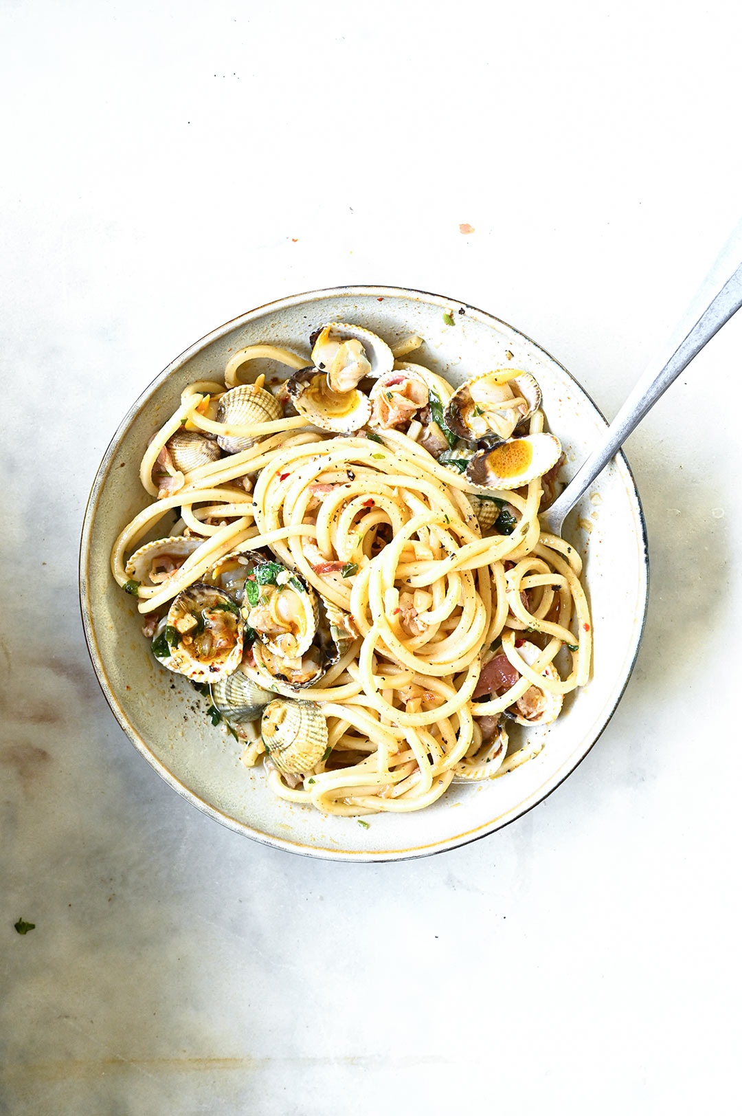 spaghetti with clams and pancetta