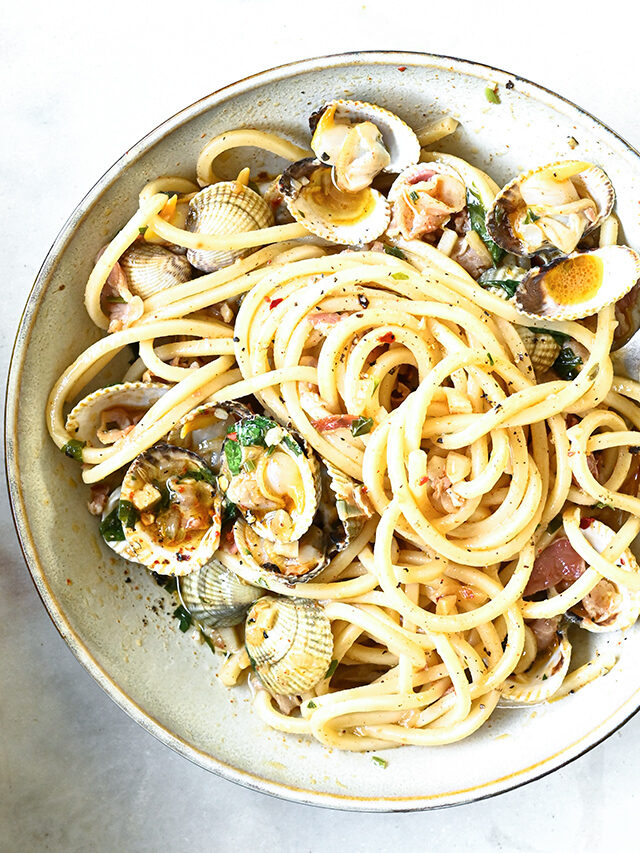 Spaghetti with Clams and Pancetta