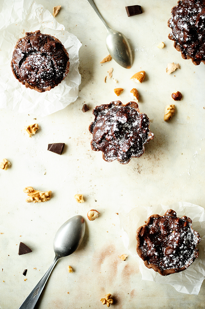 Chocolate ganache tarts with nuts