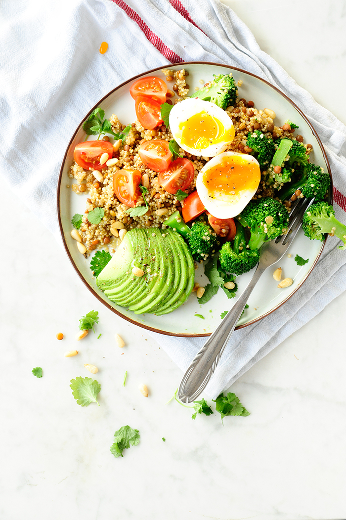 Quinoa salad with broccoli and lentils