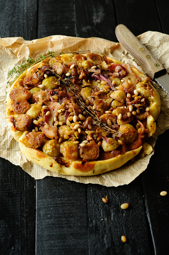 Tarte tatin with Brussels sprouts and apple