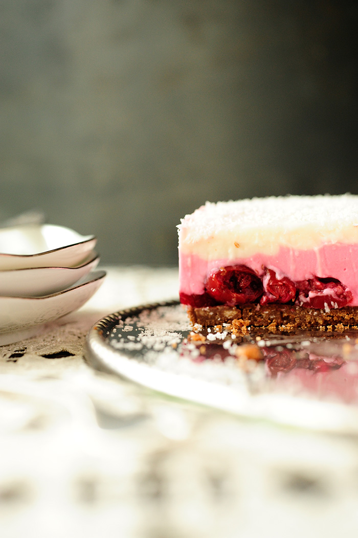 Coconut yogurt cheesecake with cherries