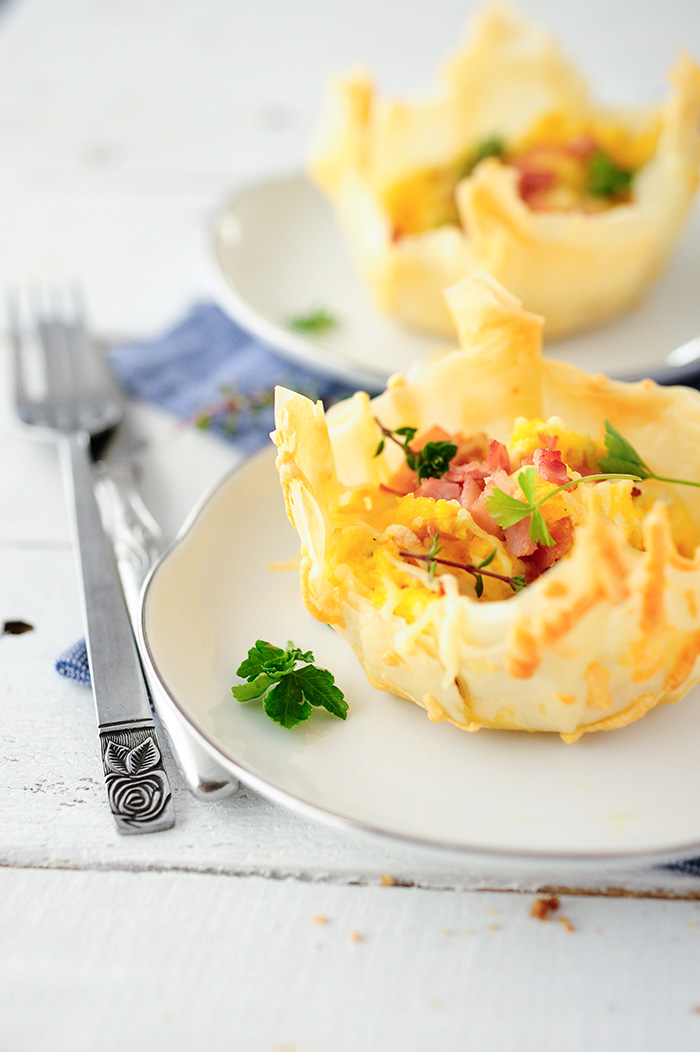 Scrambled eggs in filo cups - Serving Dumplings