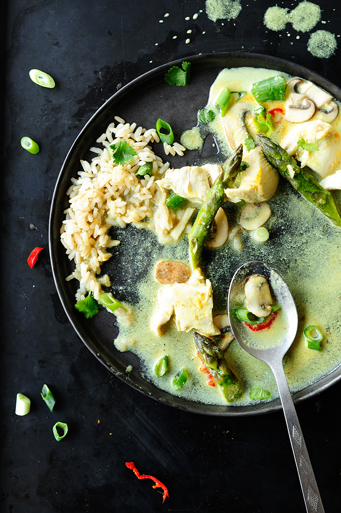 serving dumplings | Chicken with coconut milk and asparagus