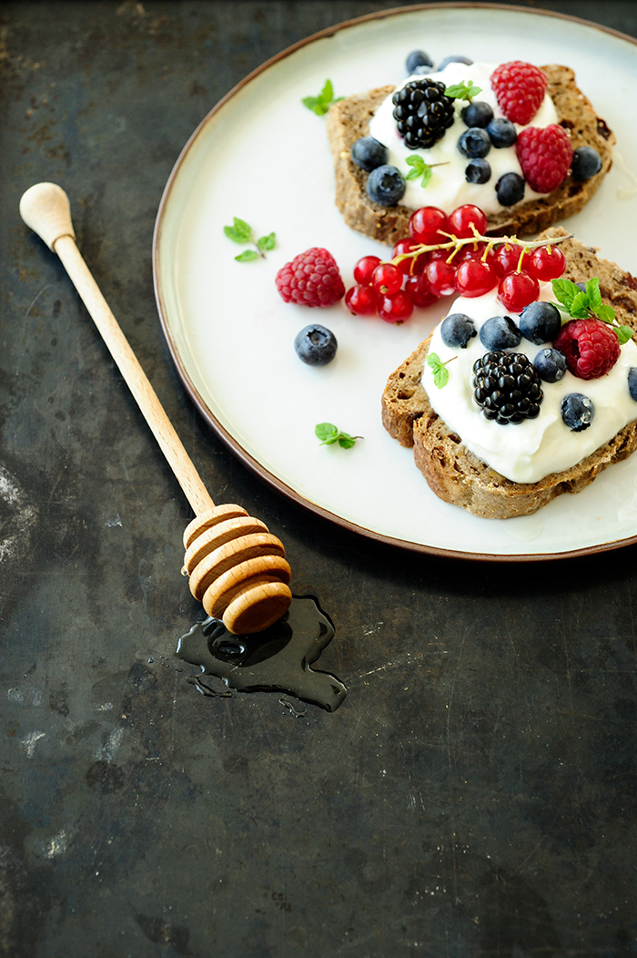 Fromage blanc sandwiches with summer fruit