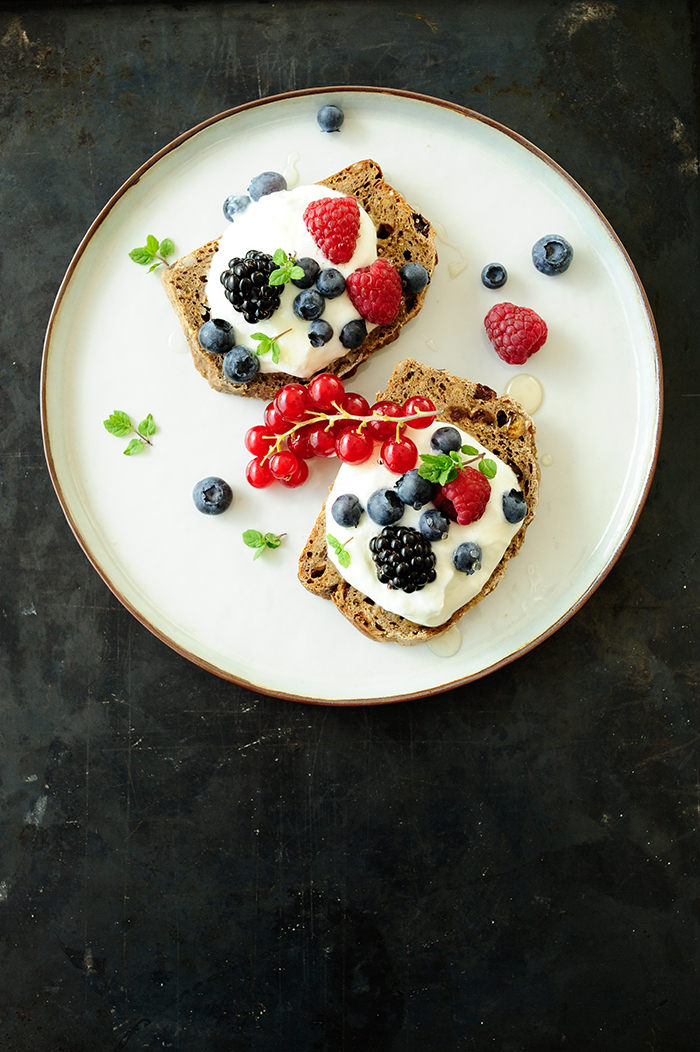 Fromage blanc sandwiches with summer fruit