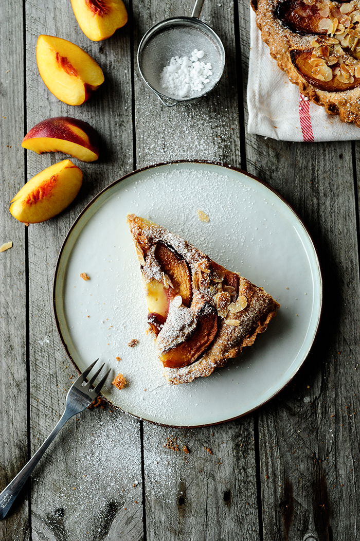 Ginger tart with nectarines 