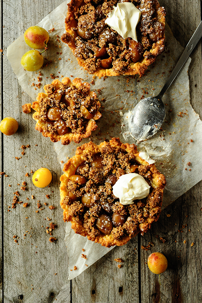 mirabelle-tarts-with-quinoa-crumble