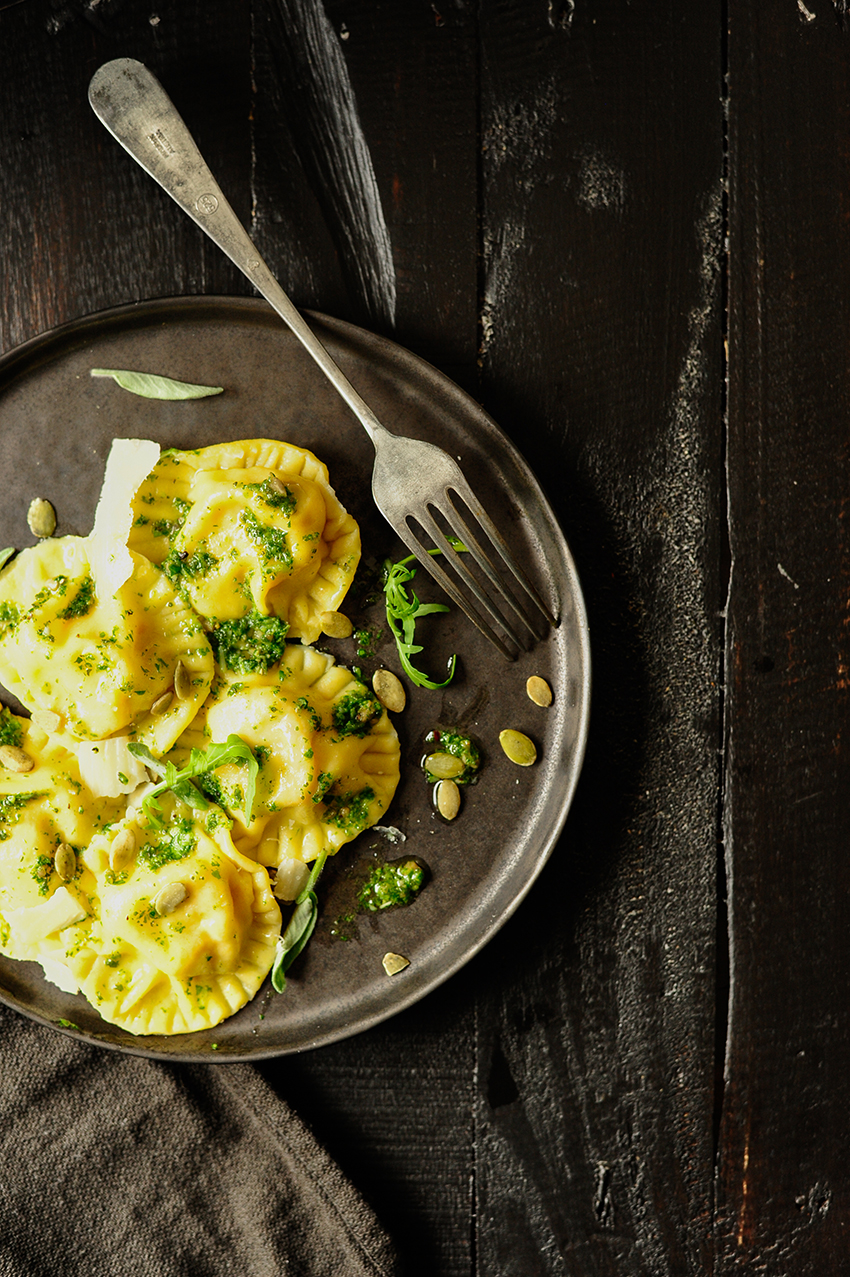 ravioli-met-geroosterde-pompoen-en-saliepesto