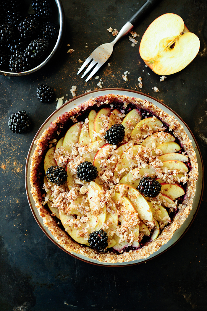 raw-apple-blackberry-pie