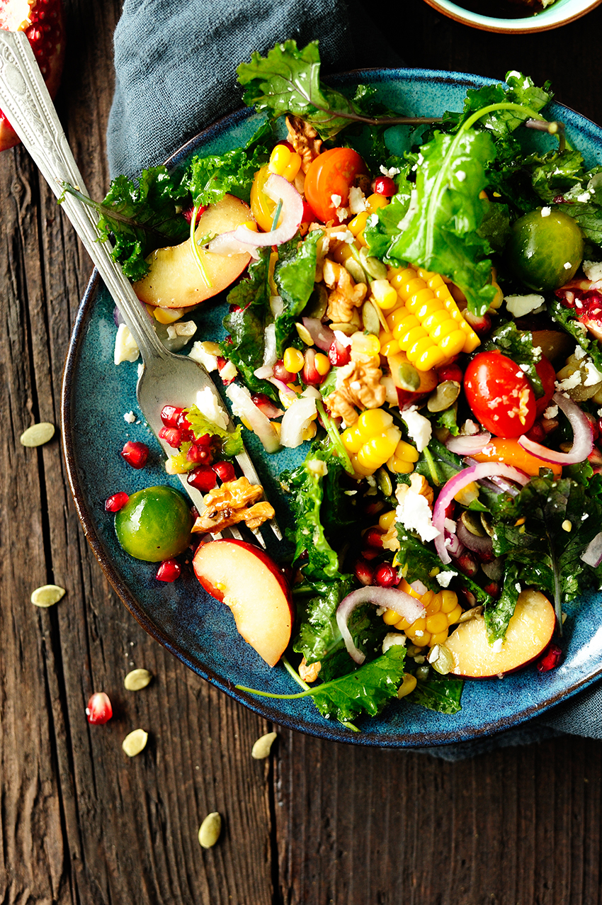 salade-van-boerenkool-met-pruimen-en-granaatappel