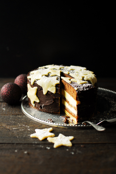 gingerbread-cake-with-pudding-and-chocolate