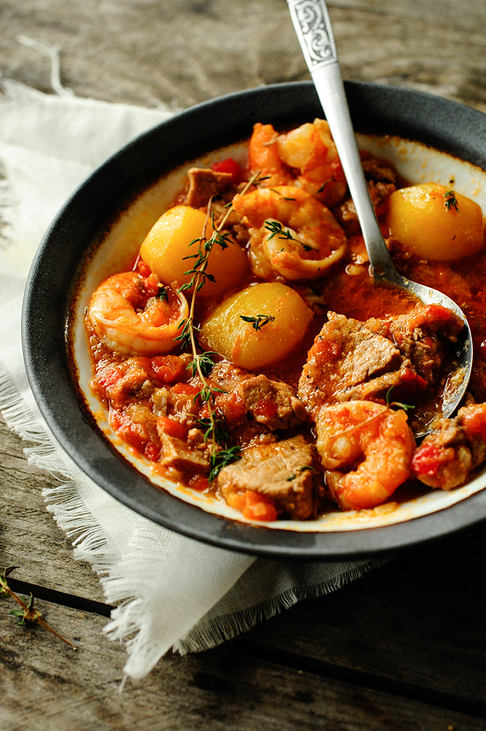 serving dumplings | Meat and shrimp stew