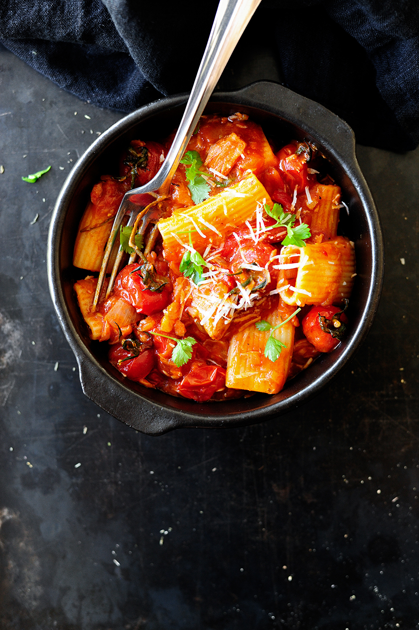 serving dumplings | Roasted red bell peppers and tuna pasta