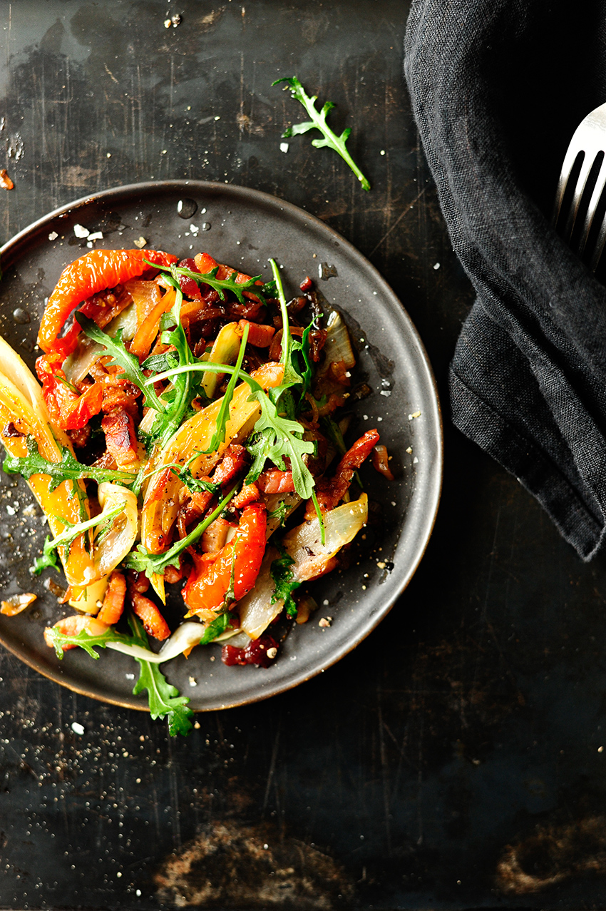 Warm chicory salad with cranberry sauce 