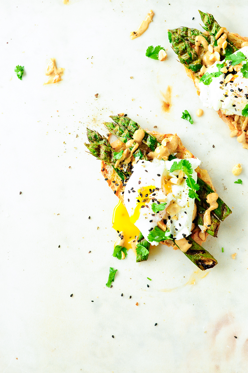 serving dumplings | Asparagus crostini with eggs and peanut sauce