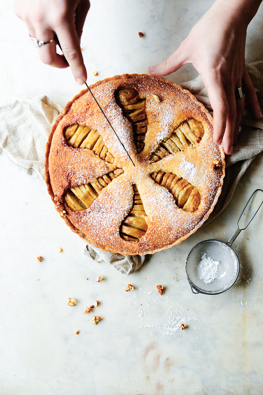 Boozy ginger pear almond pie2