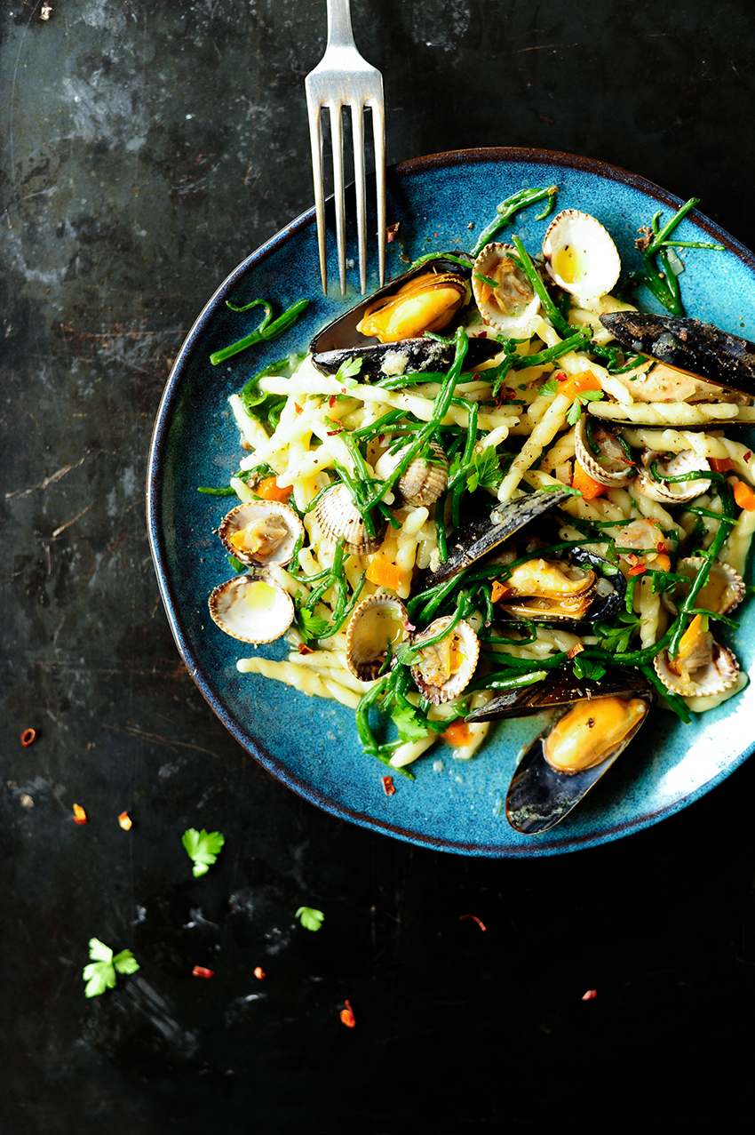 Pasta met schelpjes en zeekraal in een botersausje