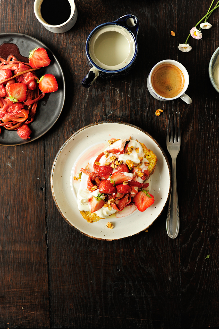 French toast with roasted strawberries and rhubarb 