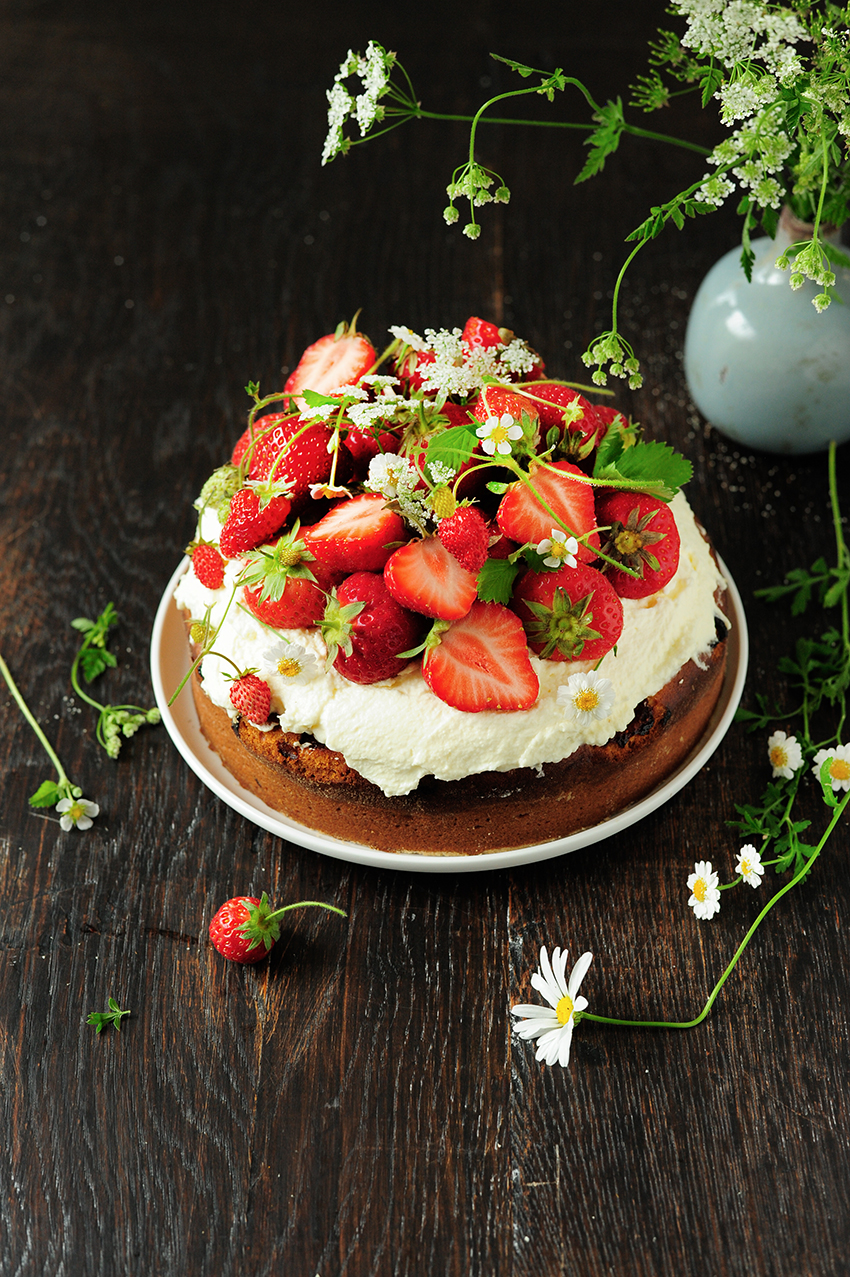 Strawberry cake