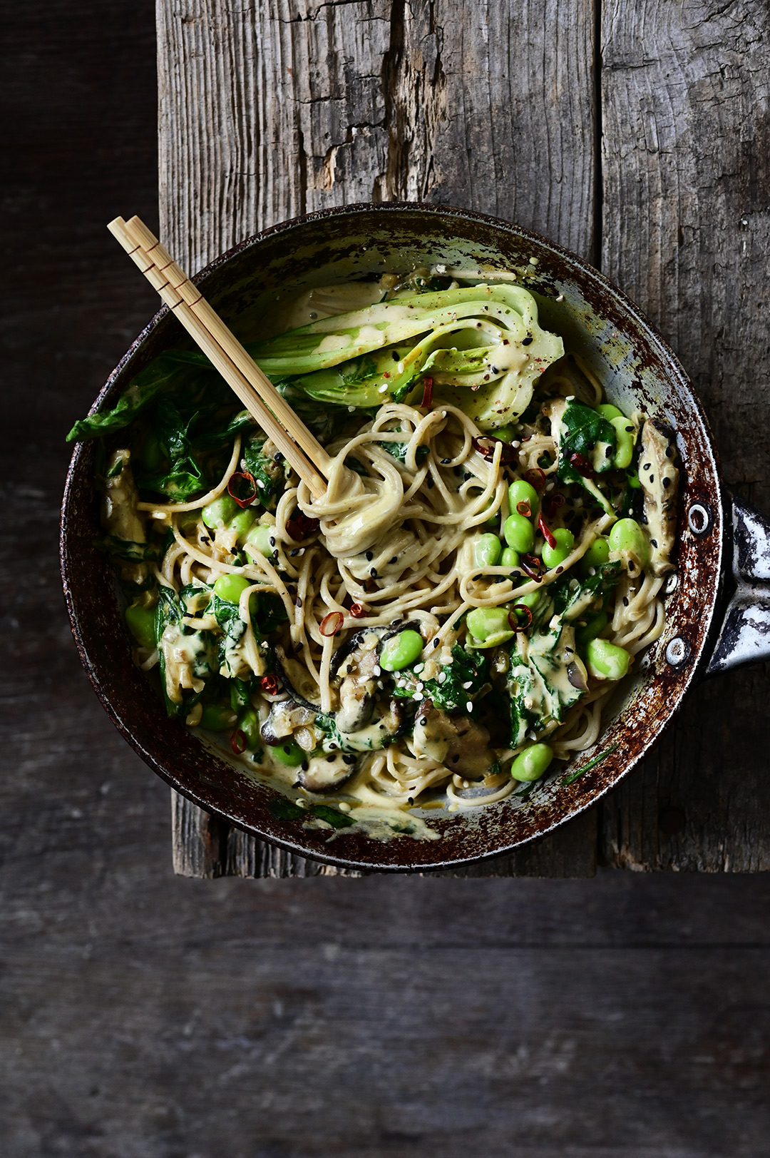 Soba noodles with sautéed vegetables