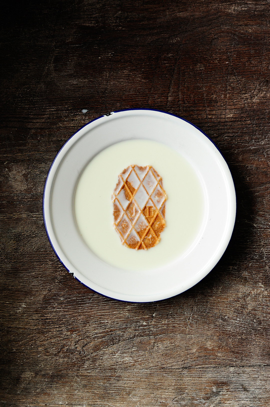 Panna cotta met boterkoekjes en gezouten caramel