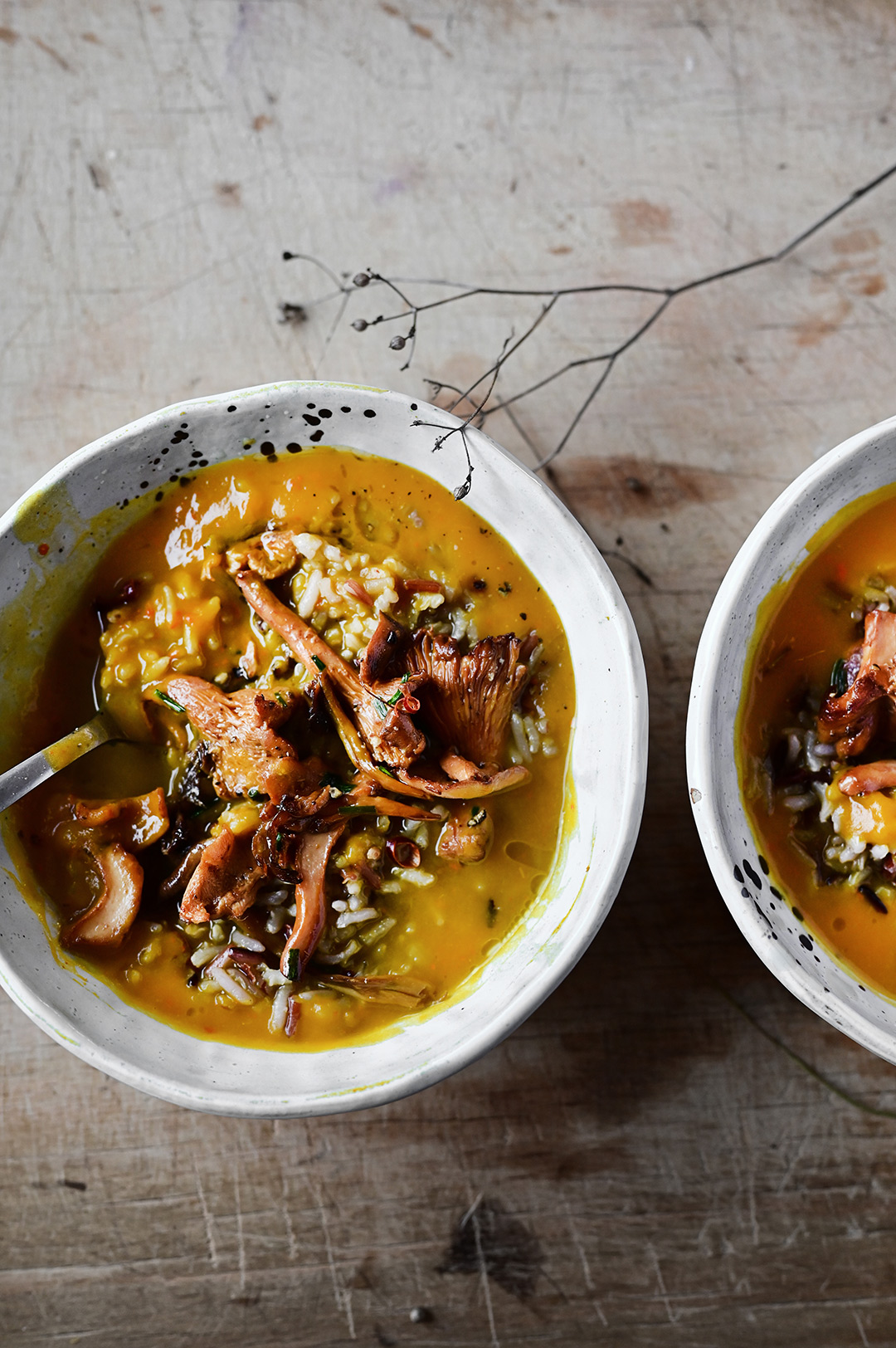 Geroosterde pompoensoep met wilde rijst en miso-paddenstoelen