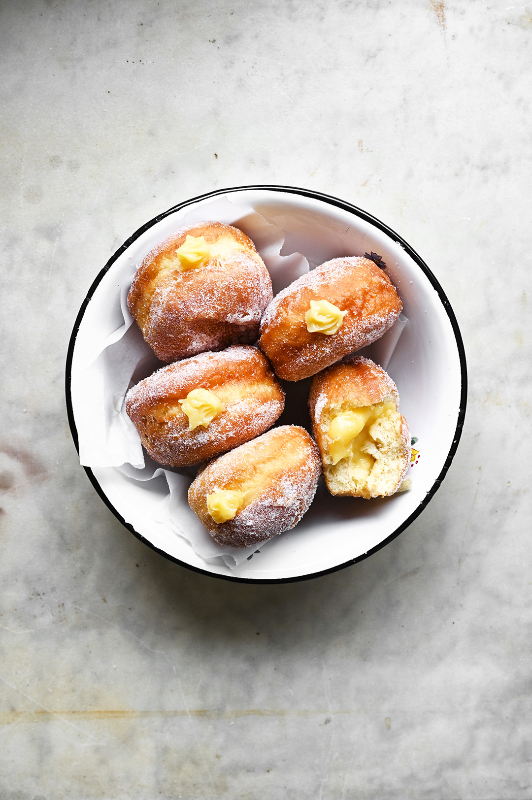 Soft and chewy donuts with lemon curd