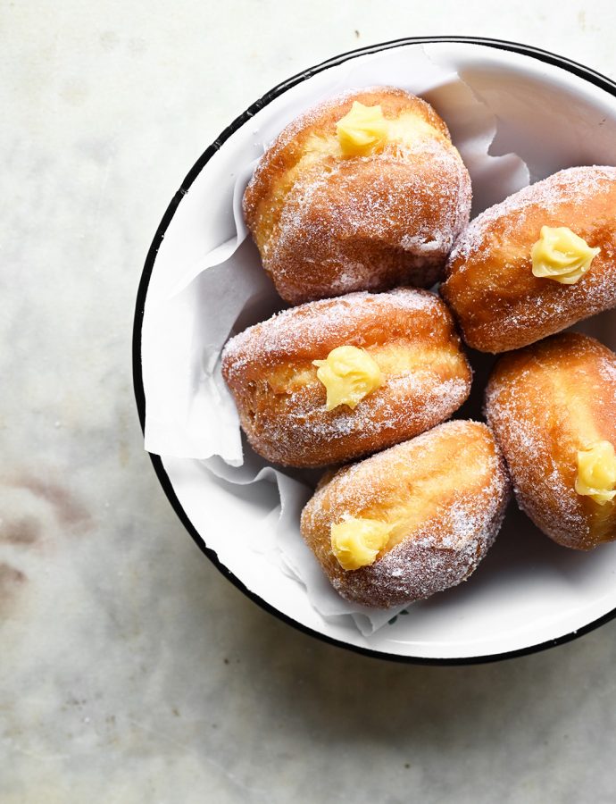 Soft and chewy donuts with lemon curd