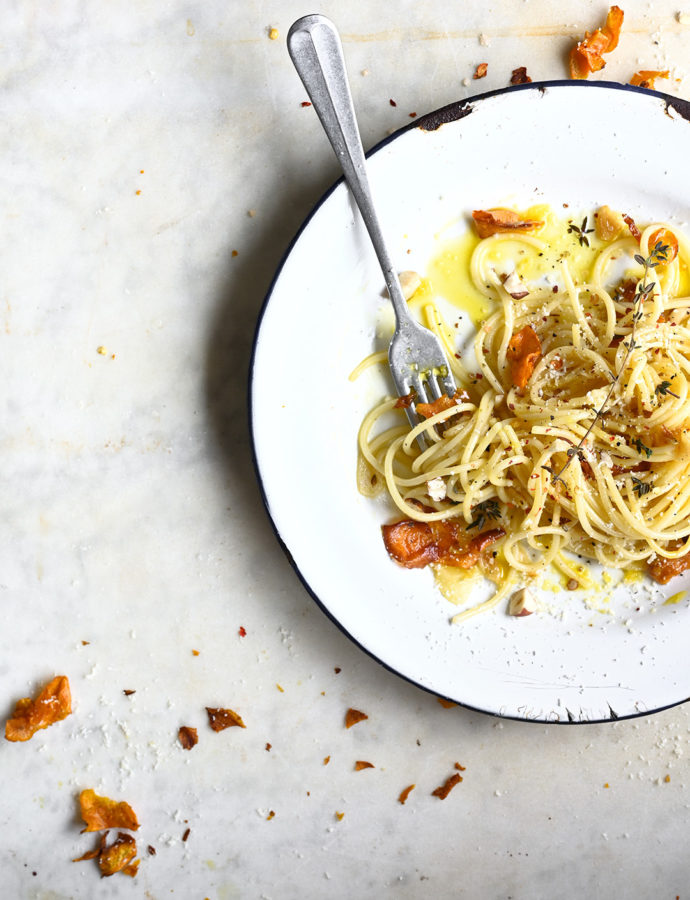 Spaghetti met beurre noisette en knapperige zoete aardappel