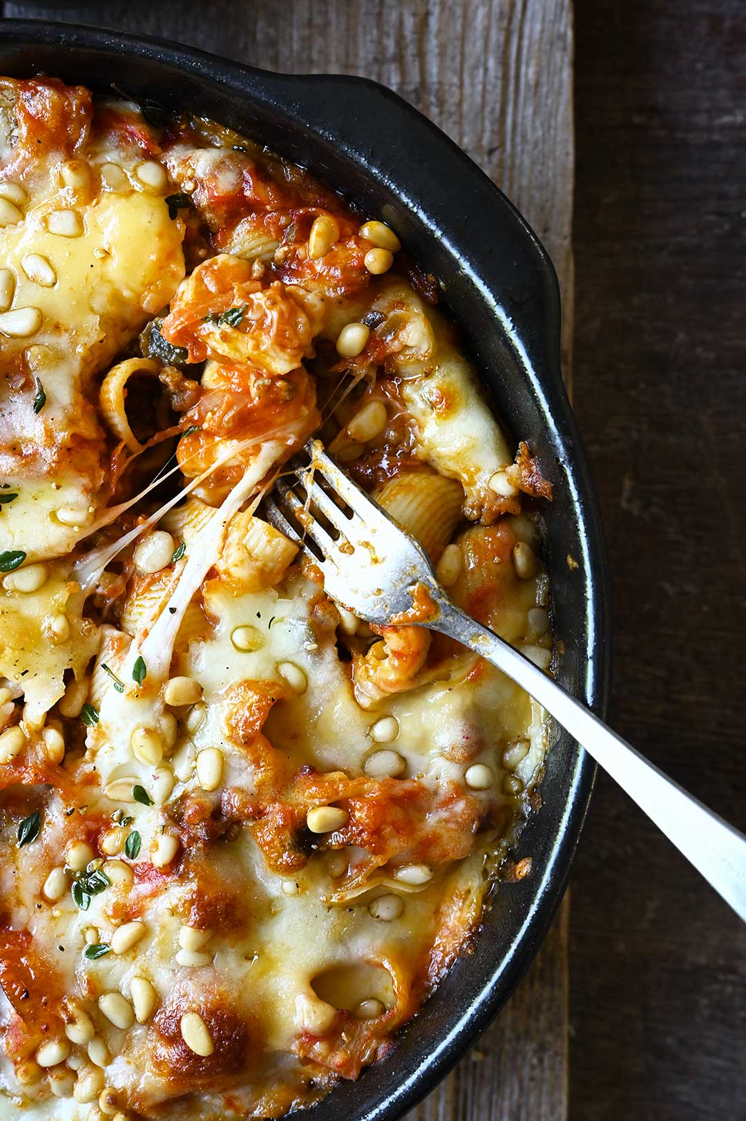 Cheesy eggplant-beef bolognese pasta bake