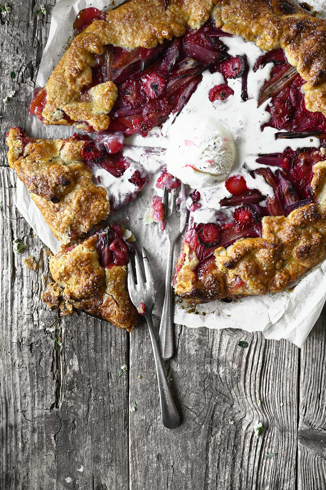 sering dumplings | Rhubarb-strawberry galette 