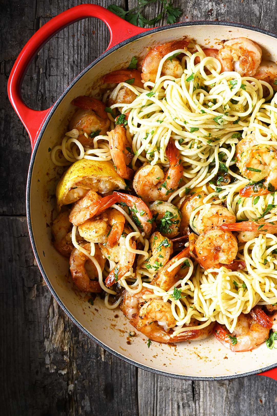 Spaghetti met scampi, look en beurre noisette 