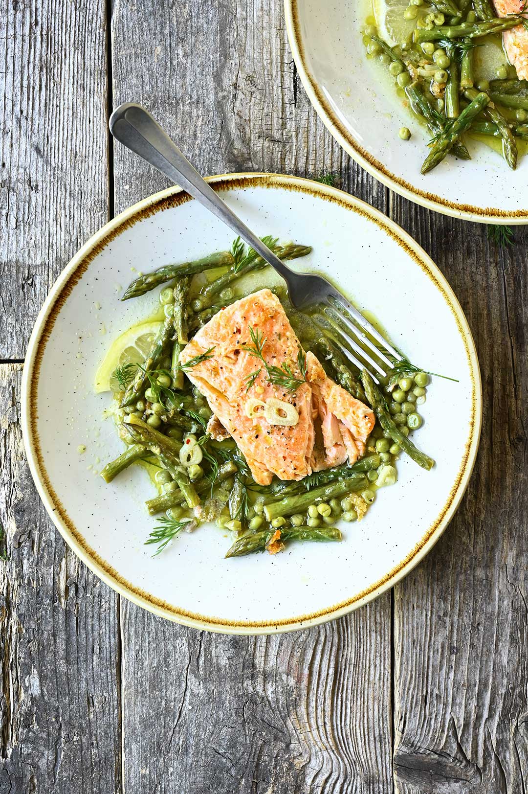 One Skillet Lemon Garlic Salmon with Asparagus