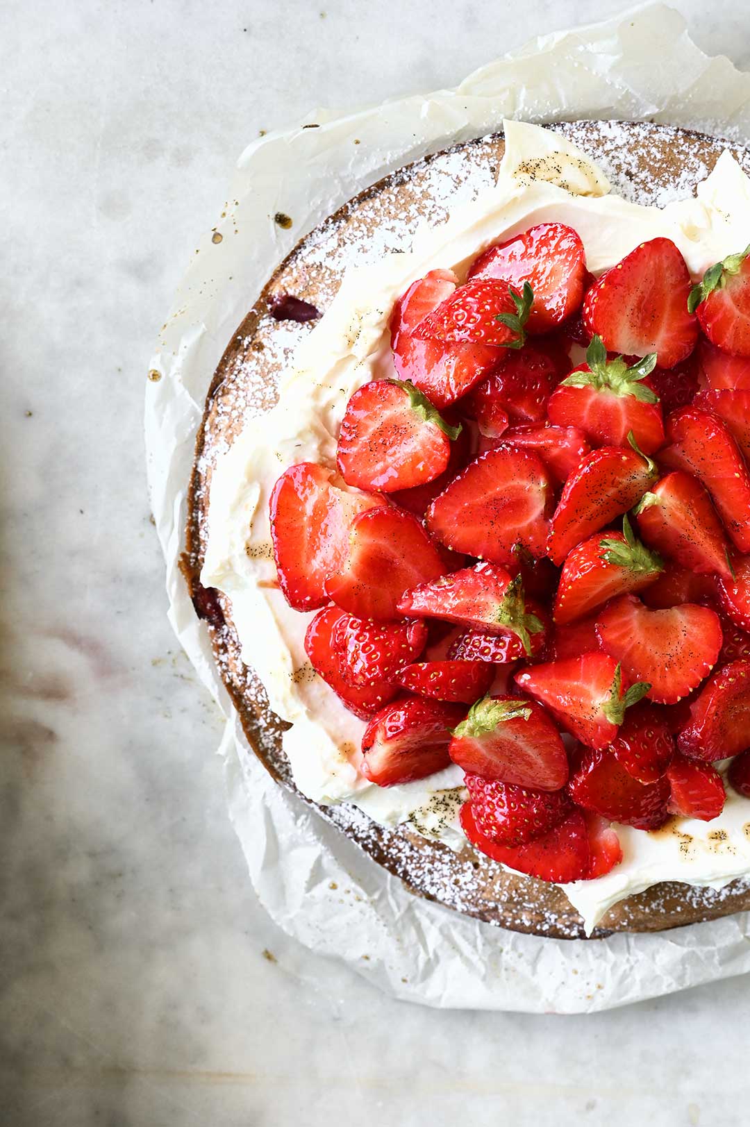 Strawberry cake with mascarpone whipped cream