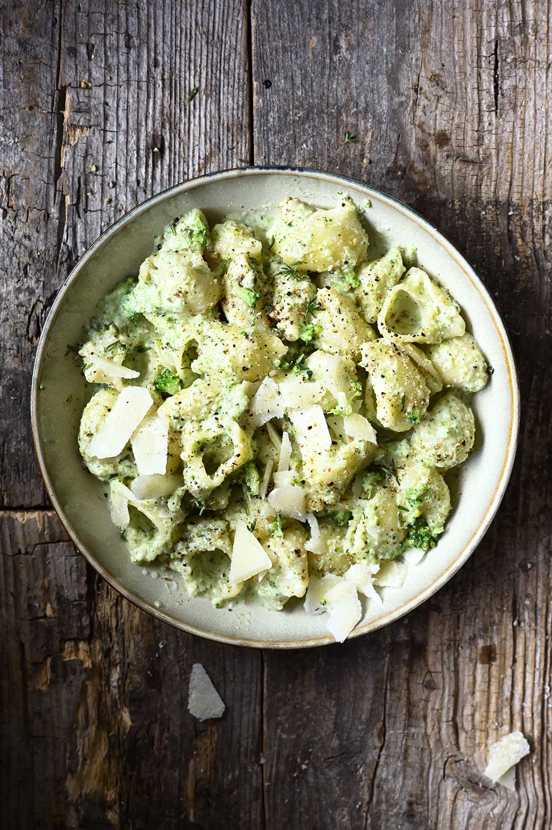 Pasta met broccoli in een romige pepersaus