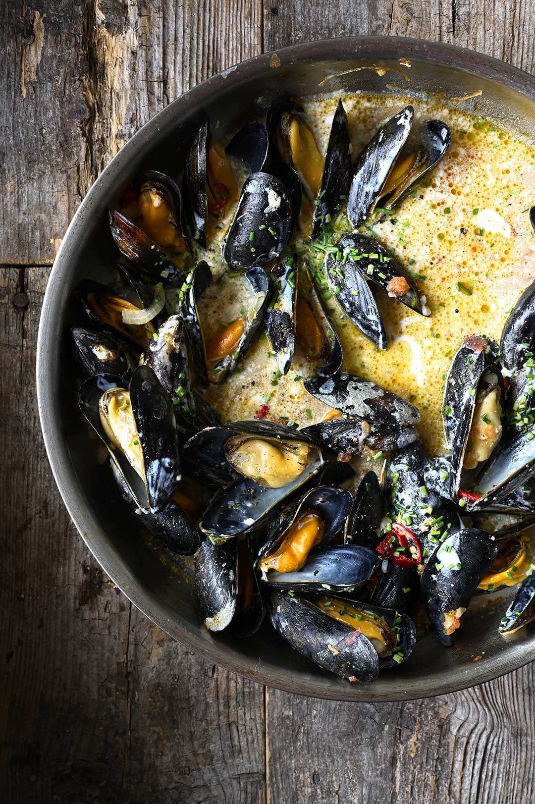 Mussels in Garlic Miso Broth