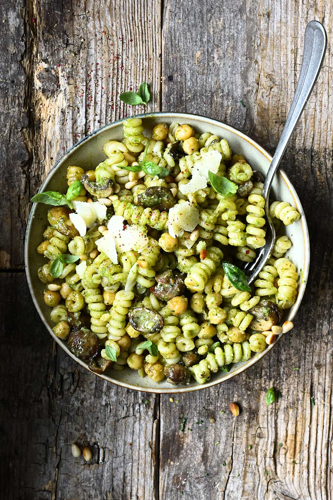 Buttery Mushroom & Chickpea Pesto Pasta