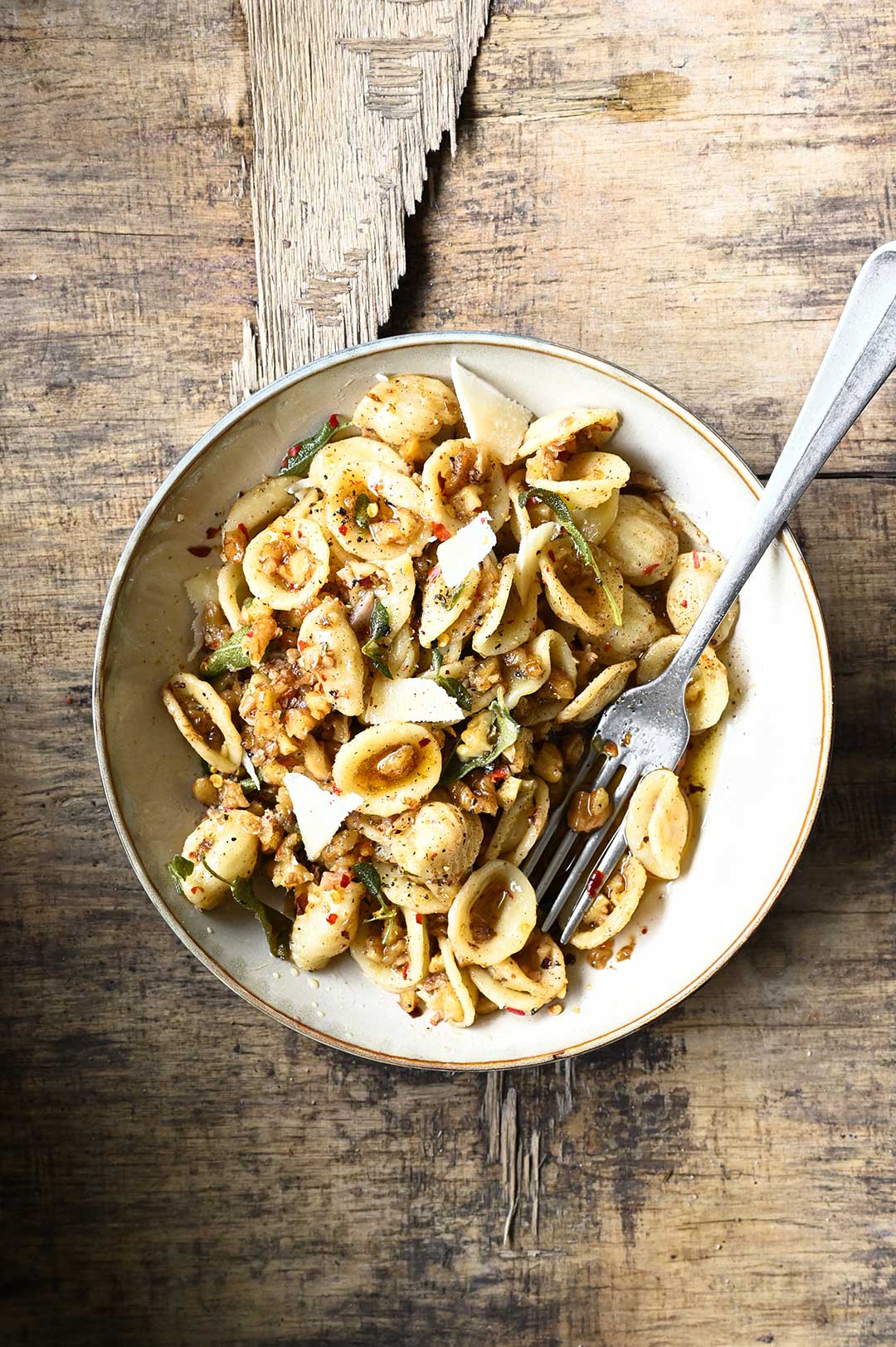 Orecchiette met beurre noisette, walnoten en salie