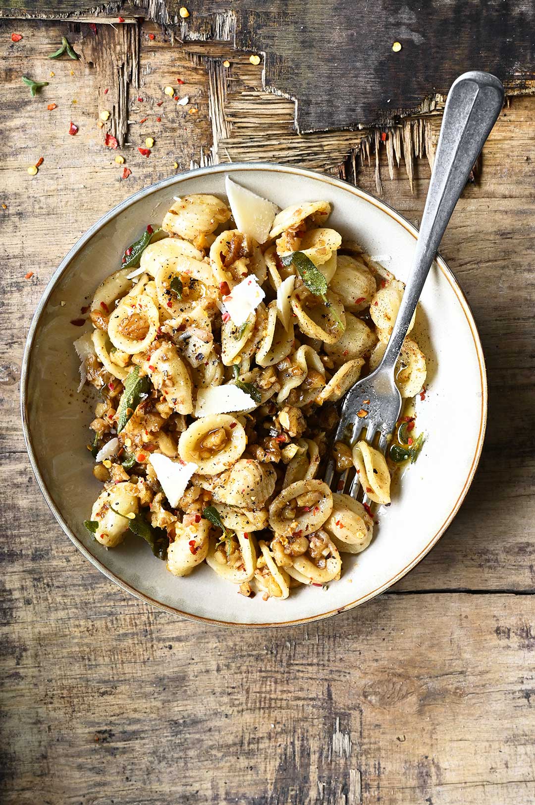 Orecchiette met beurre noisette, walnoten en salie