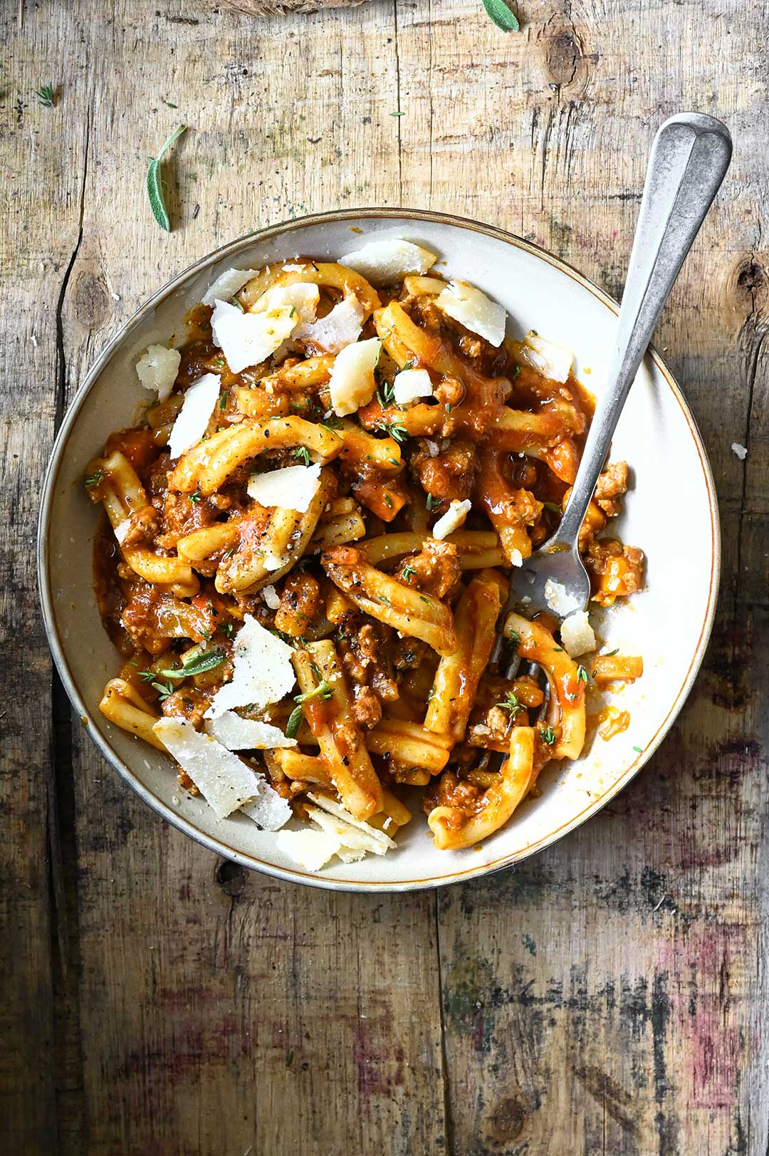 serving dumplings | Sos bolognese z mięsem wołowym i dynią