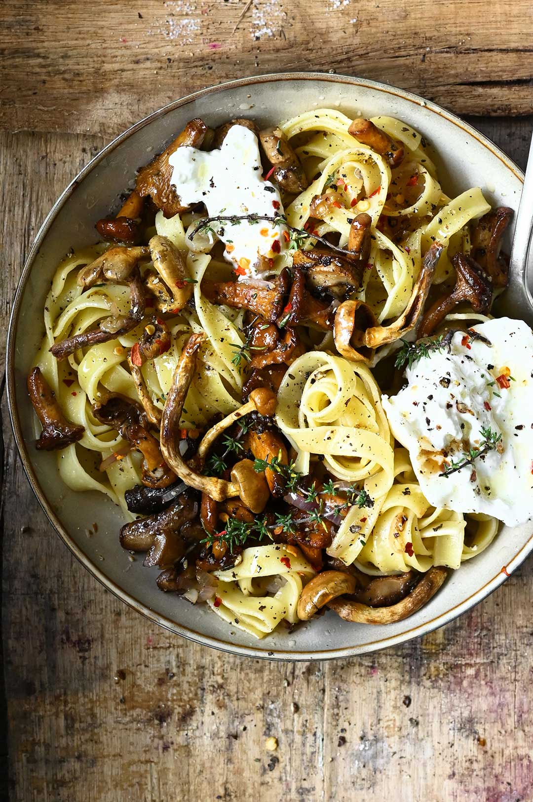 serving dumplings | Pasta met paddenstoelen en balsamicoazijn