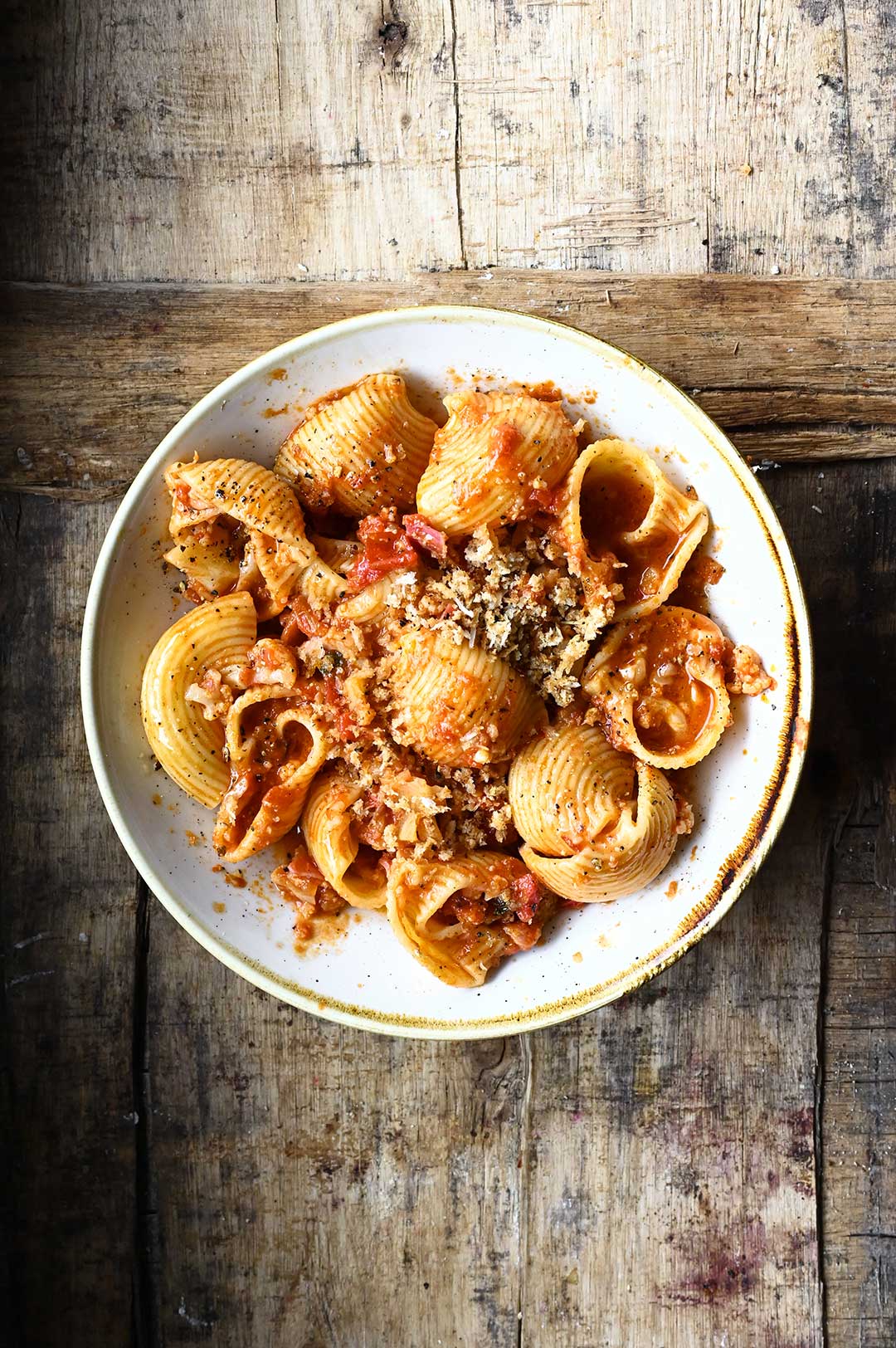 Pasta bolognese met bloemkool en pancetta