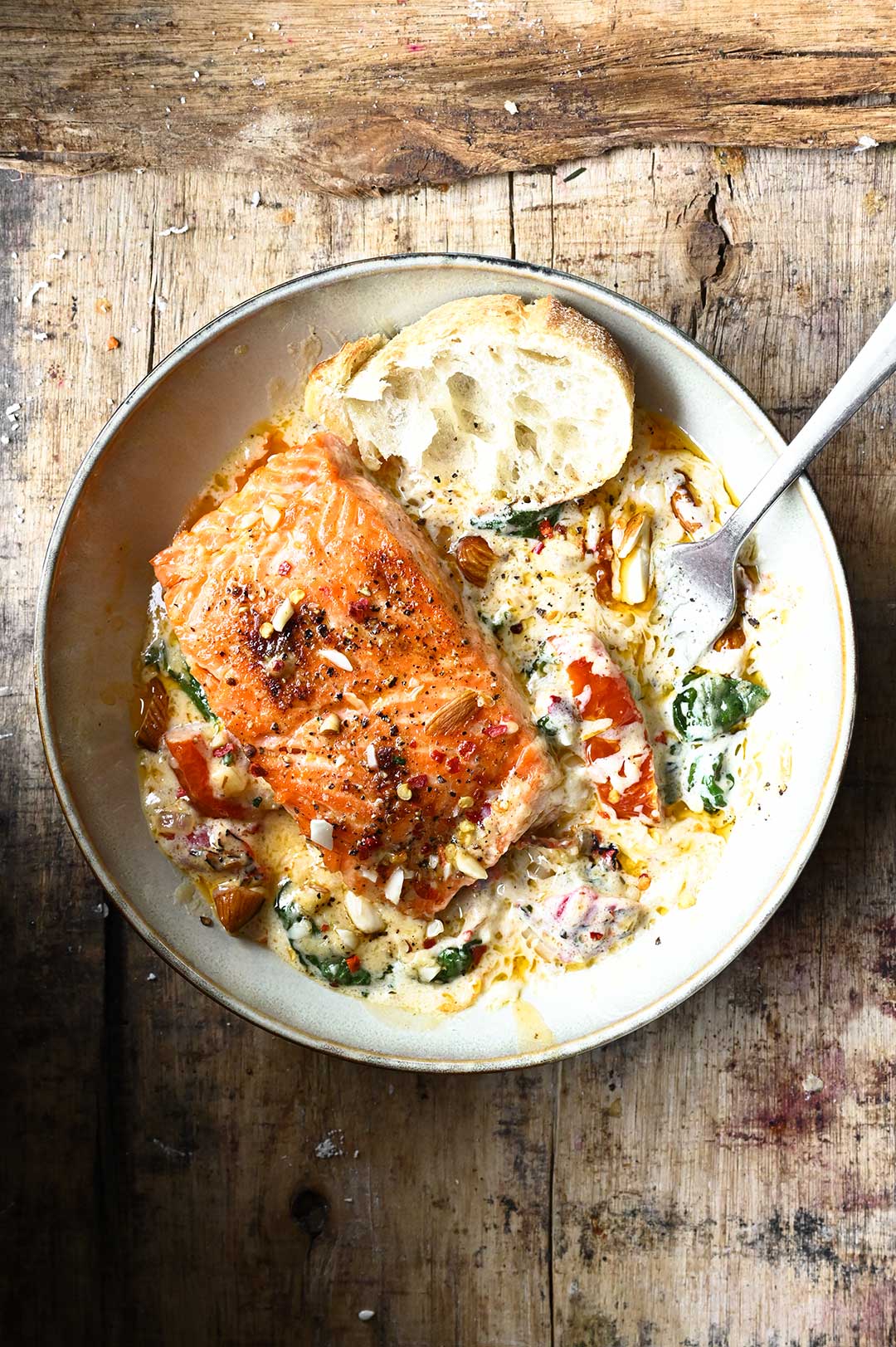 Pan Seared Salmon in Garlic Mascarpone Sauce