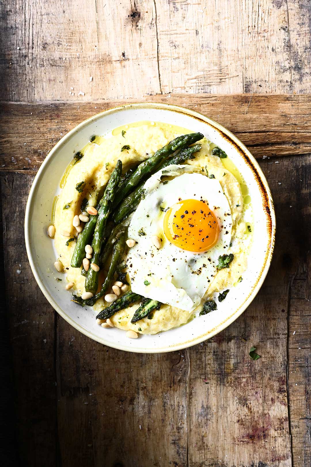 Polenta met parmezaan en asperges