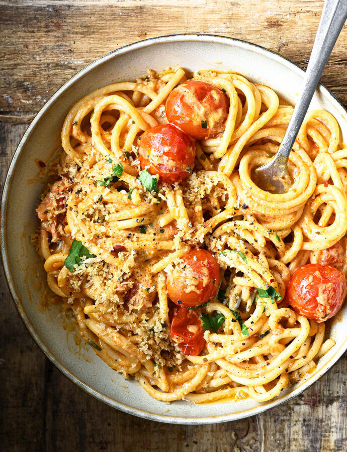 Spaghetti z kremowym sosem pomidorowym