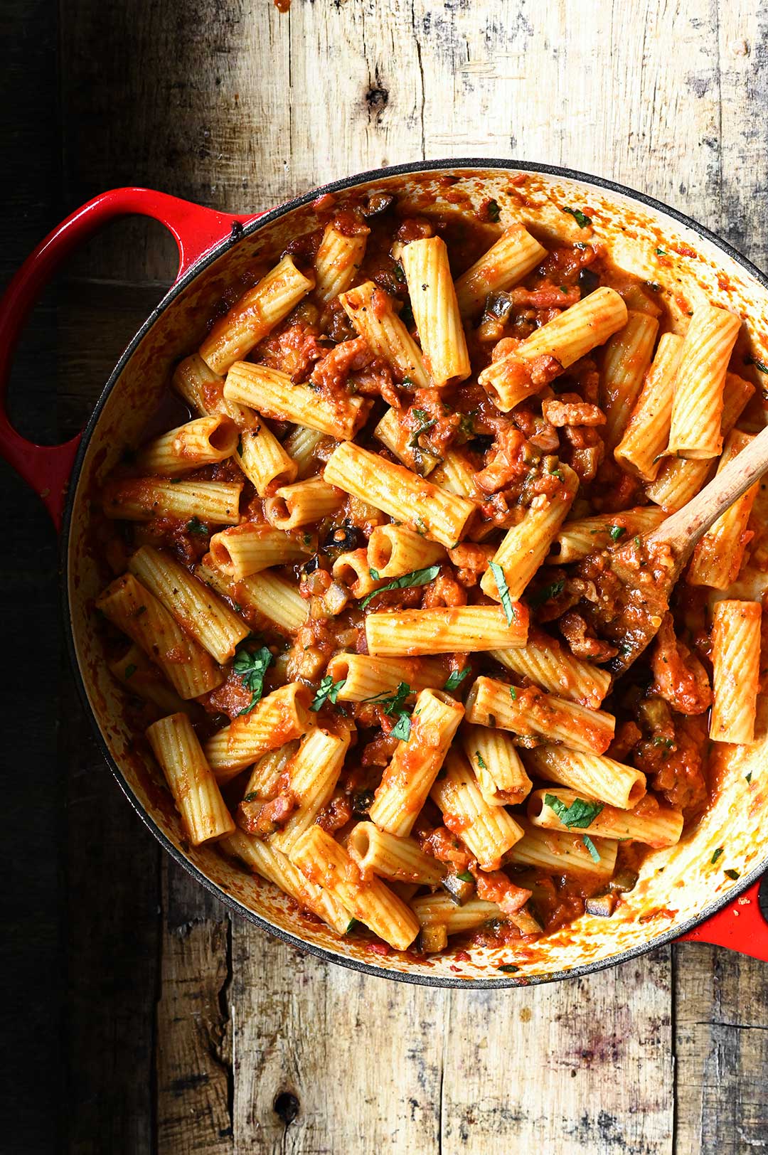 Pasta met aubergine en spekjes