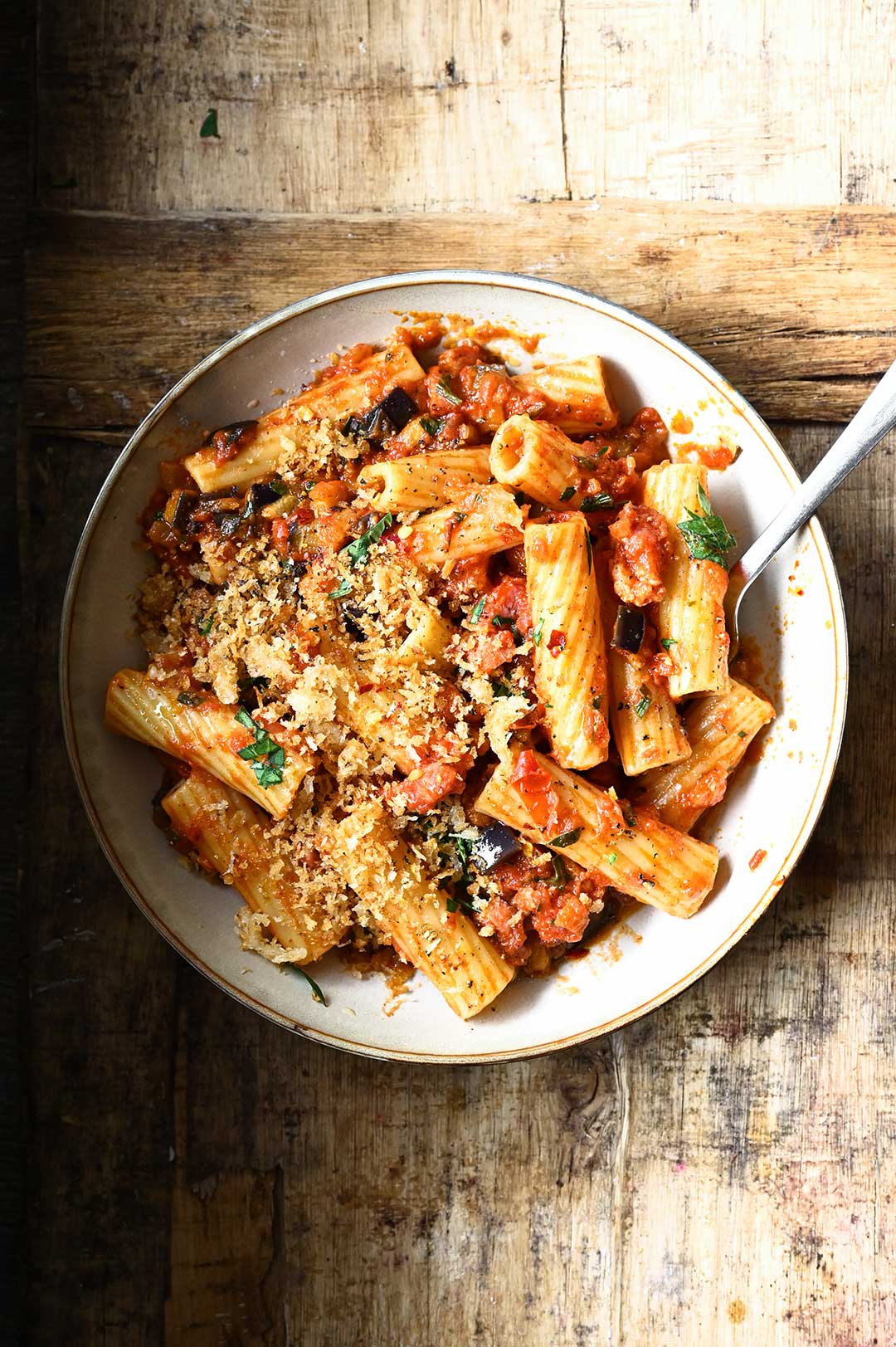 Pasta met aubergine en spekjes