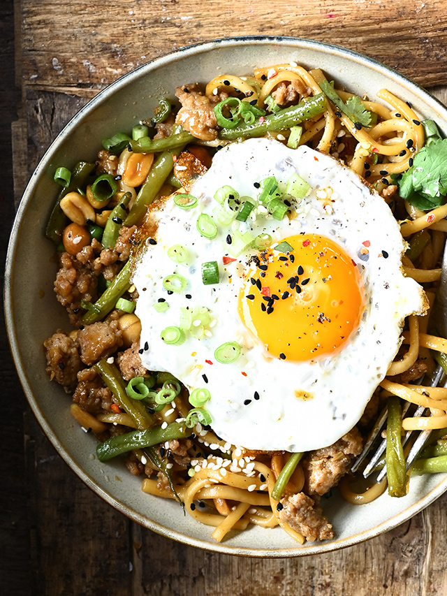 Easy Noodles with Pork and Green Beans