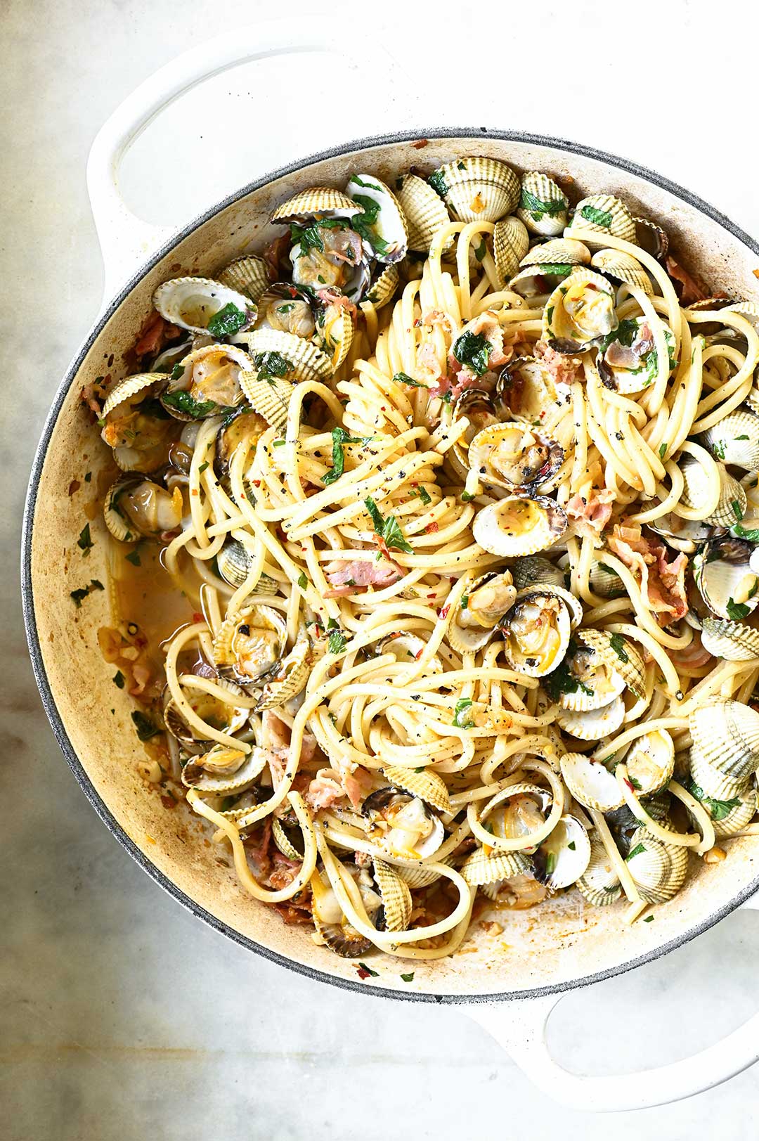 Spaghetti vongole met pancetta